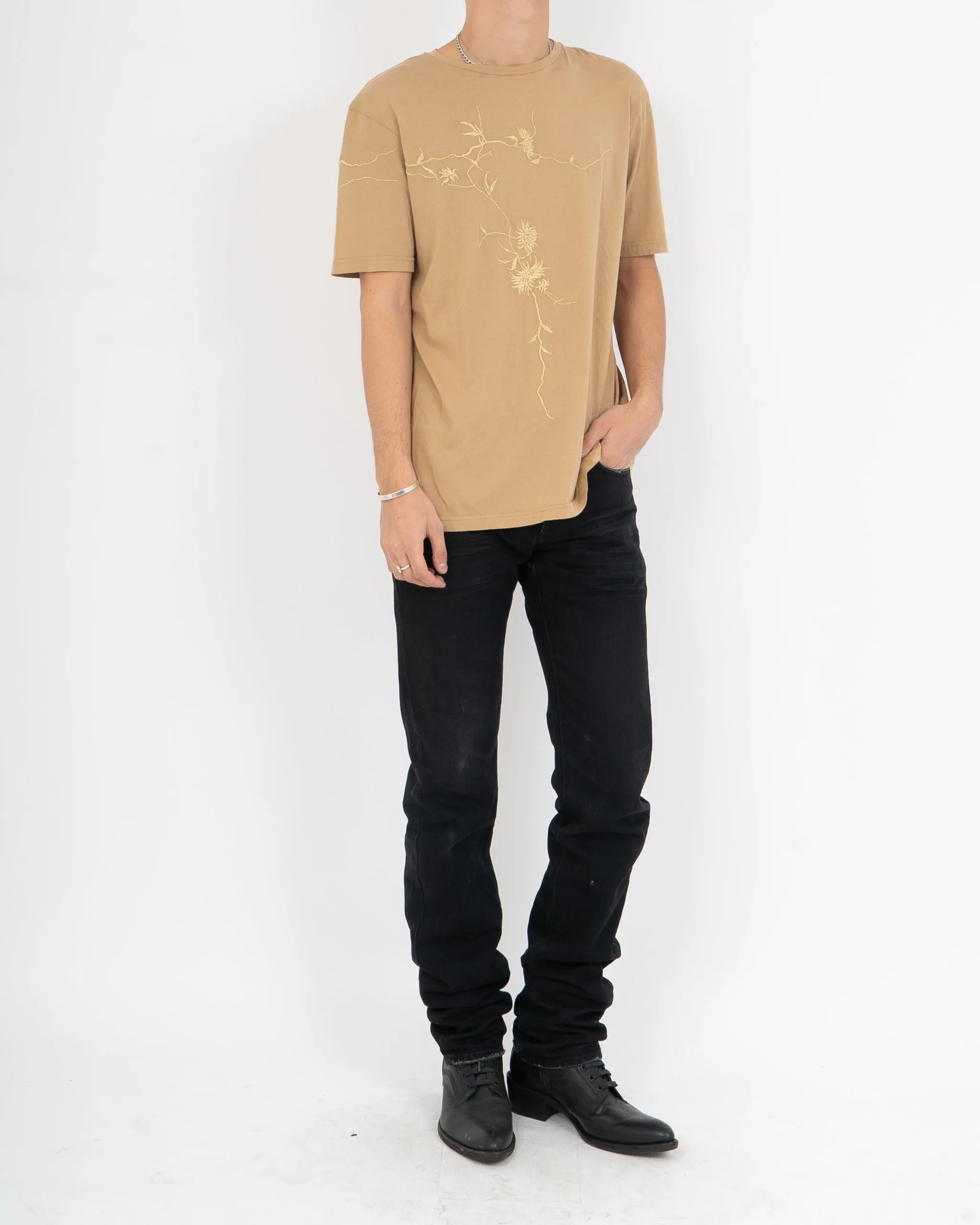 FW18 Beige Floral Embroidery T-Shirt