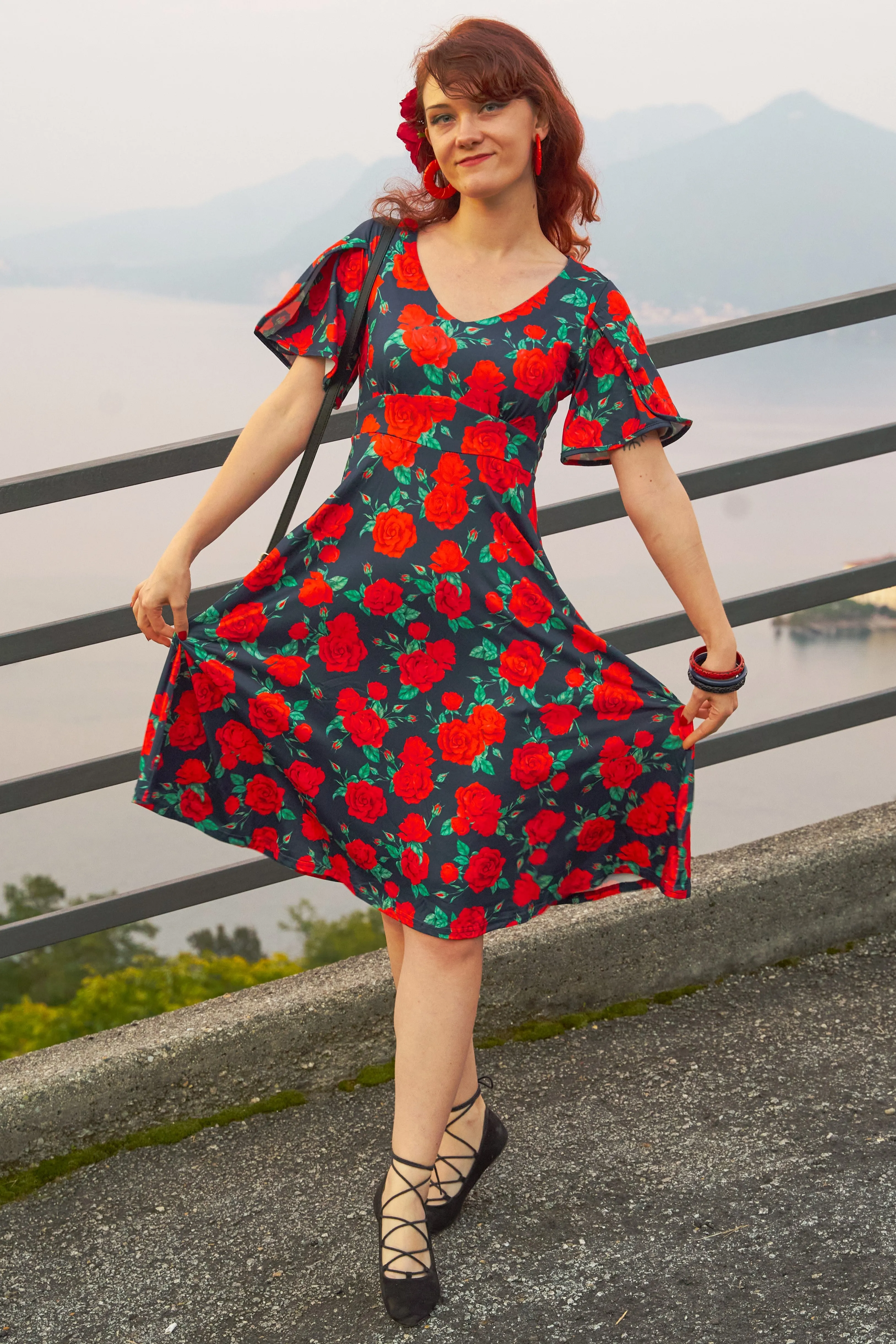 Janice Sleeved Tea Dress in Navy Blue/Red Rose Print