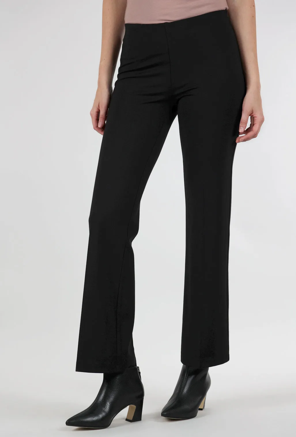 Jules Pant, Black