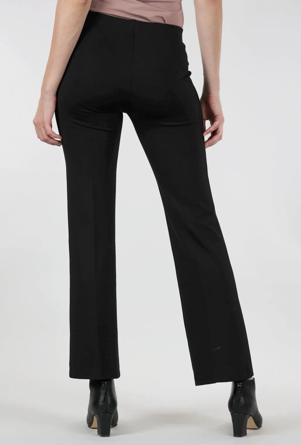 Jules Pant, Black