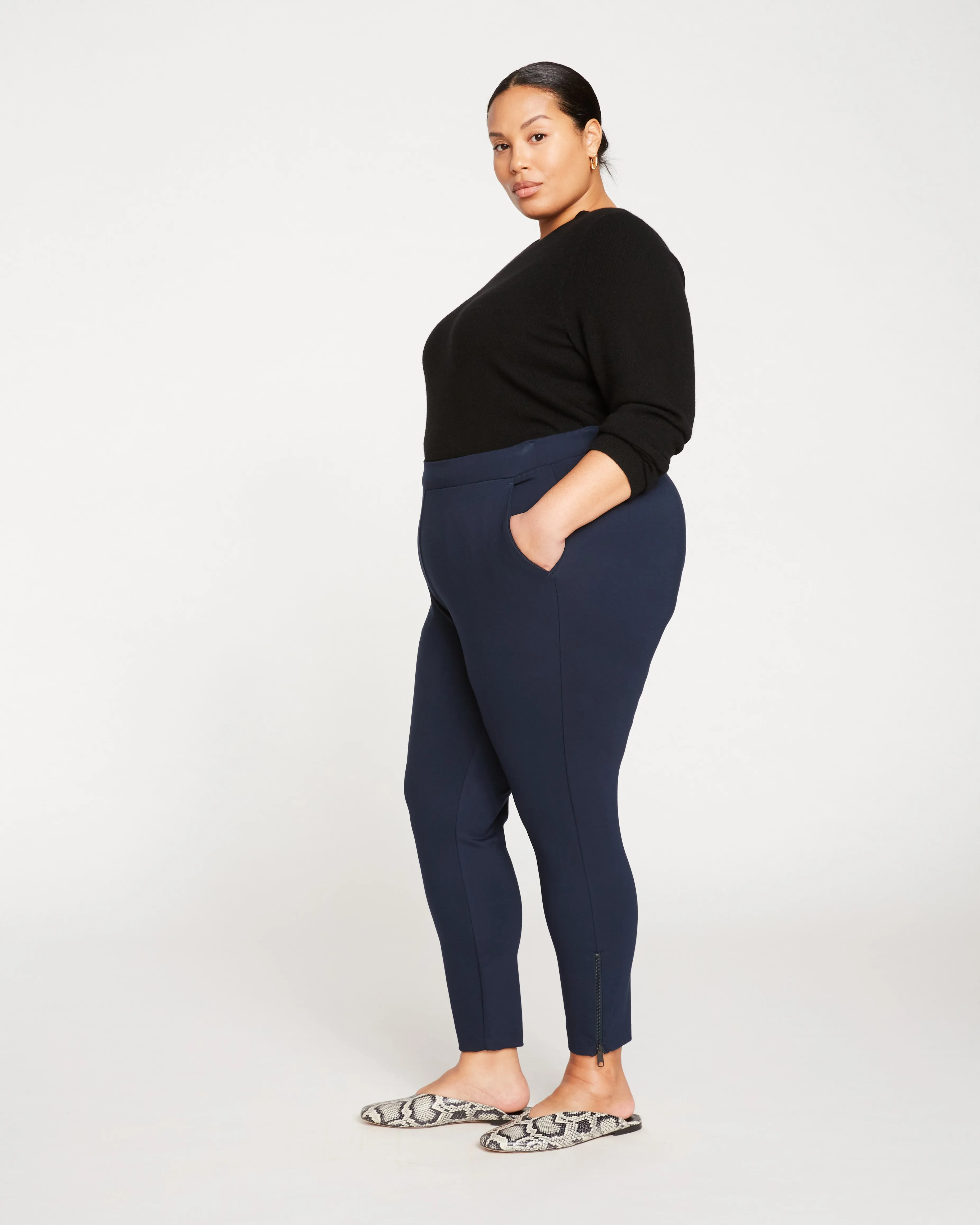 Moro Pocket Signature Ponte Pants - Navy